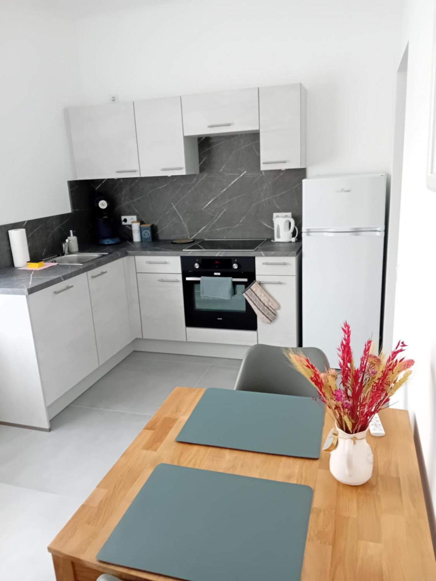Lind-Appartments Филах Екстериор снимка